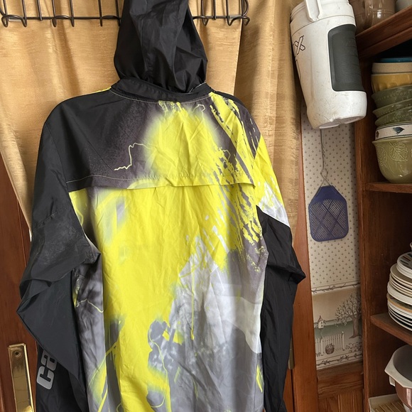 New without tags: Can Am pullover - Picture 3 of 5